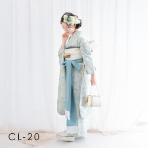 成人：珍しいペイズリー柄のブルーの振袖