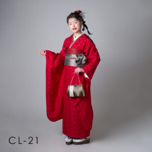 成人：情熱的な赤色でハイセンスな雰囲気の振袖