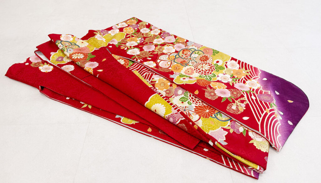 コラム：赤い振袖