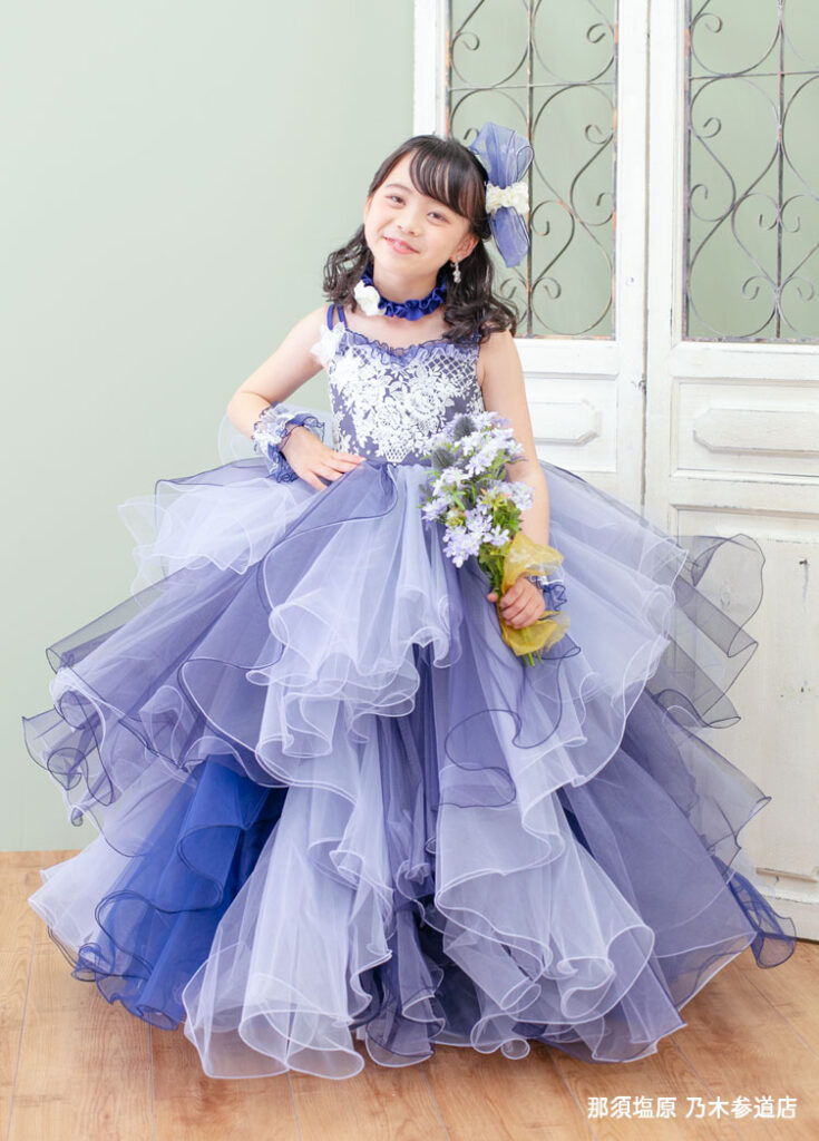 ネイビーとチュールの華やかな七五三7才女の子のドレス