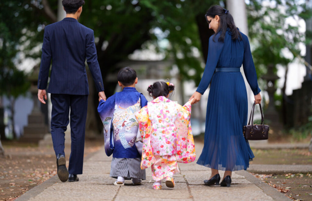 七五三お参りお出かけイメージ