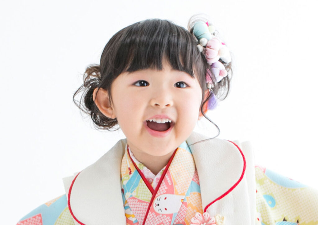 3歳おススメヘアスタイル_ゆるふわツインお団子ヘア2