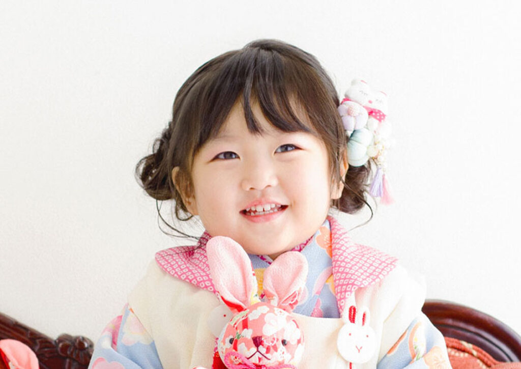 3歳おススメヘアスタイル_ゆるふわツインお団子ヘア3