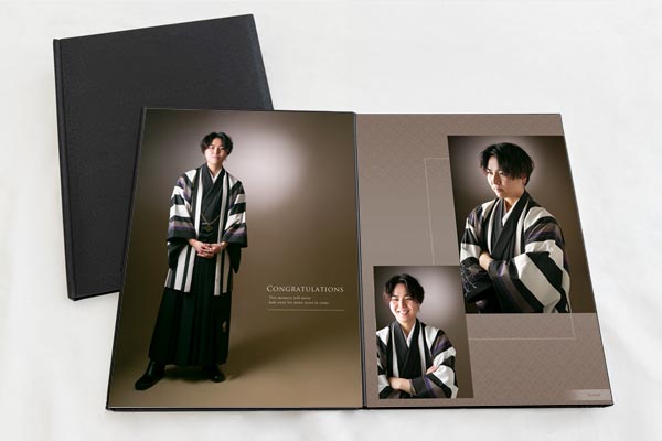 二十歳、成人の記念に撮影した写真を使用したデザインアルバム