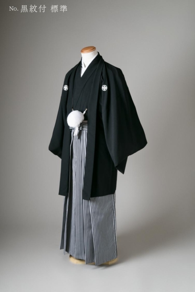 男性袴レンタル：格式高い黒紋付の袴