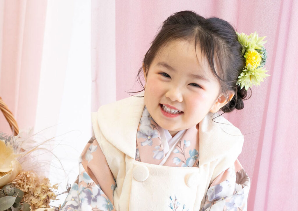 3歳のヘアスタイル_低めシニヨン