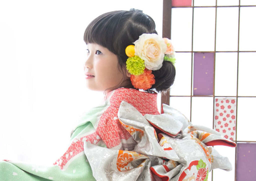 7歳のヘアスタイル_低めシニヨン