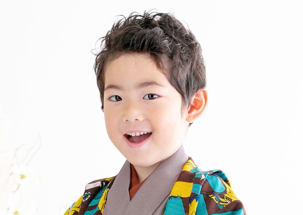 5歳のヘアスタイル_カーリーヘア３